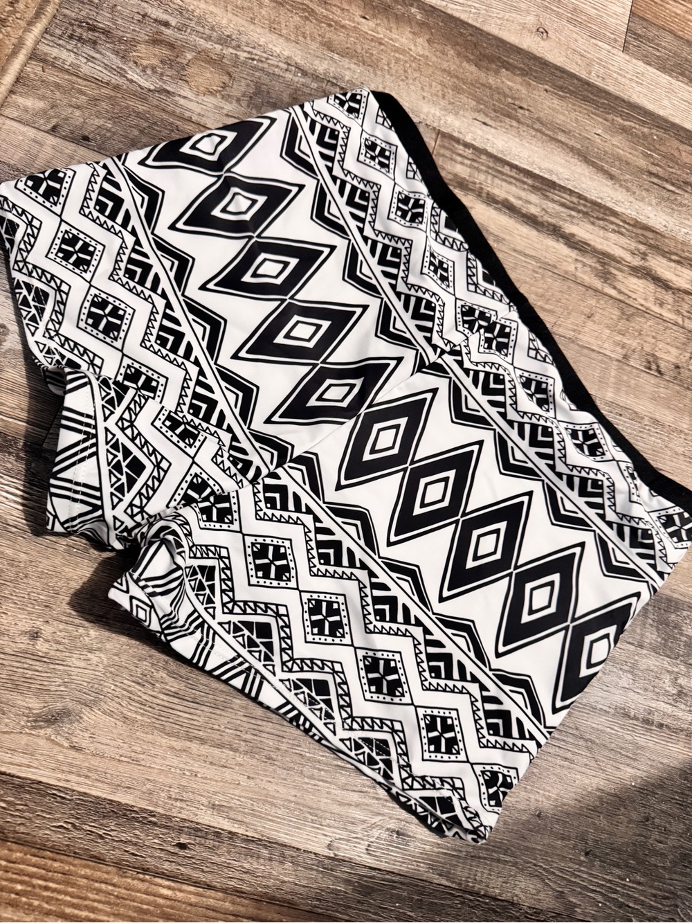 Black & White Geometric Racerback Tankini Set (L) - Picture 4 of 5